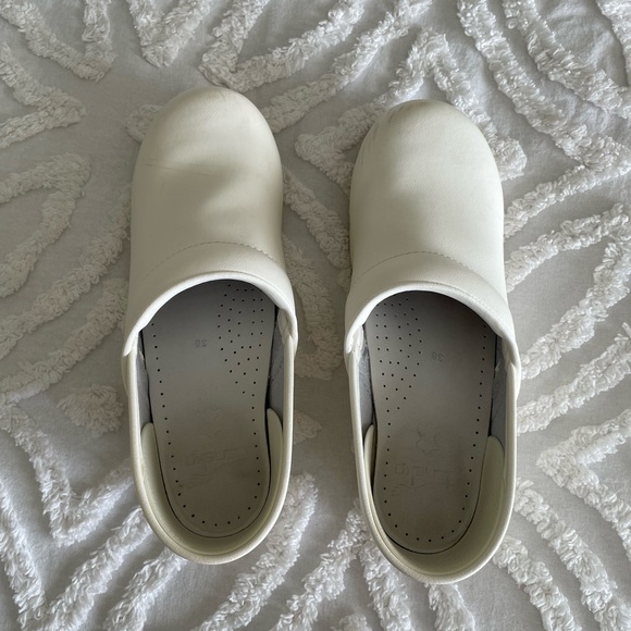 Dansko “Professional Box” Clogs - Picture 3 of 5